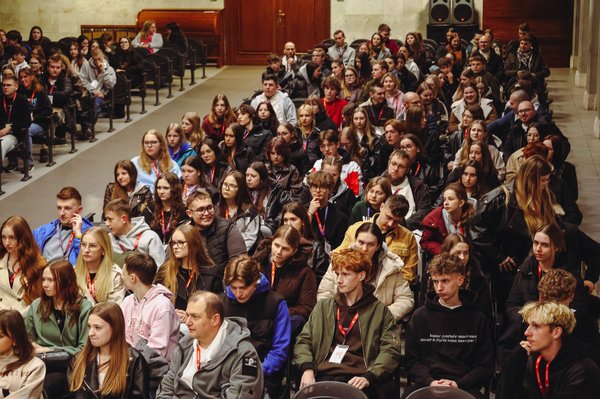 651604808_1353602740144817_317491997453923548_n